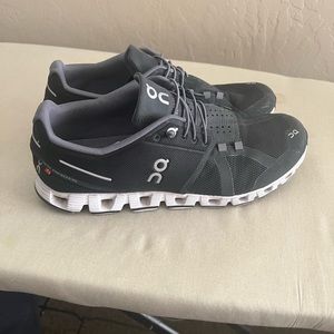 On cloud running shoe